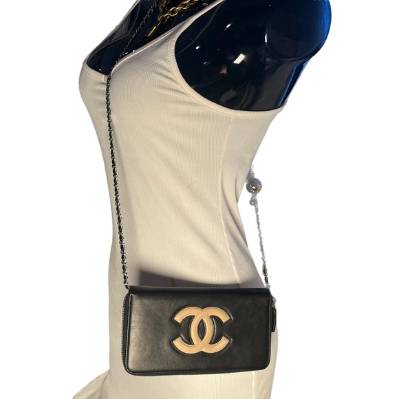 CHANEL CC Logo Zip Wallet on Adjustable Chain - Picture 2 of 11